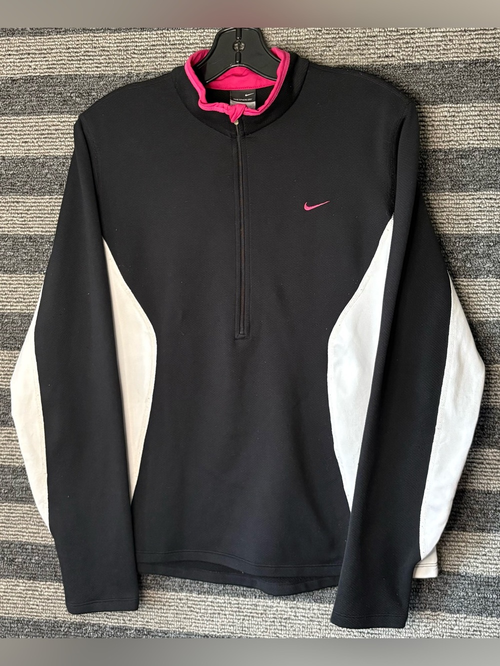 Nike Sphere Dry Women’s Half Zip Black Pullover Pink Trim White Panels Large EUC